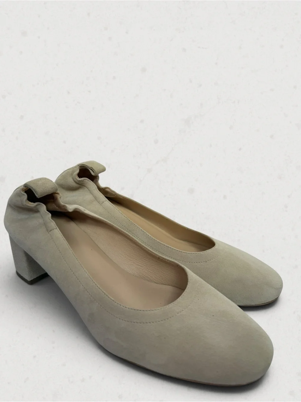 Everlane Cream Suede Block Heel Pumps Women’s Size 9 Made Italy - Picture 2 of 9